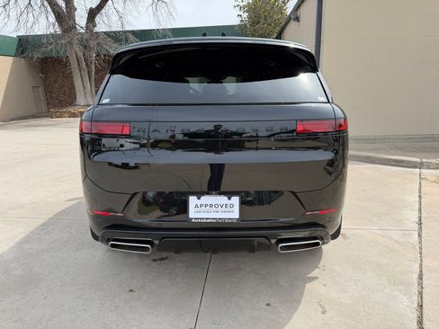 Used 2025 Land Rover Range Rover Sport Dynamic SE image 4