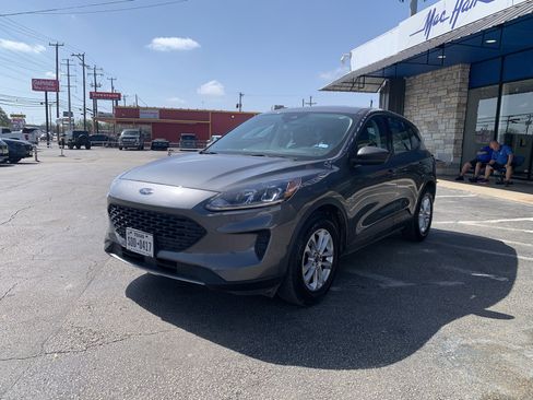 Used 2022 Ford Escape S image 4