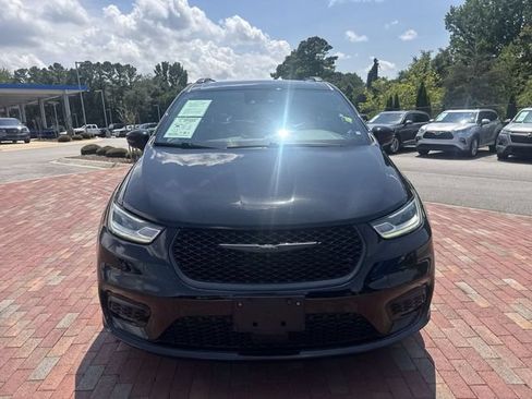 Used 2025 Chrysler Pacifica Limited FWD image 31