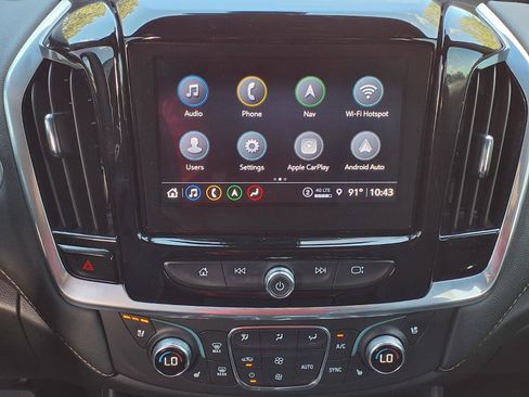 Used 2023 Chevrolet Traverse Premier FWD image 9