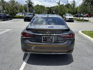 Used 2024 Lexus ES 300h Ultra Luxury w/ Accessory Package (Z2) FWD video 2