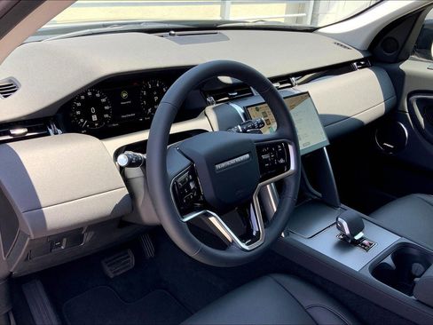 New 2025 Land Rover Discovery Sport S image 5