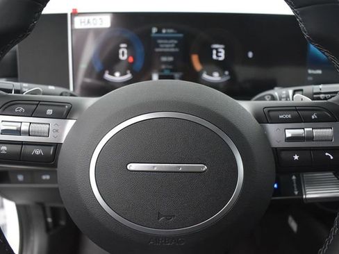 Used 2025 Hyundai Sonata SEL FWD image 12