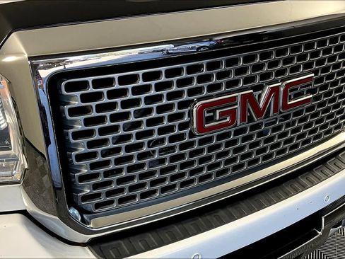 Used 2016 GMC Sierra 2500 Denali w/ Duramax Plus Package image 28