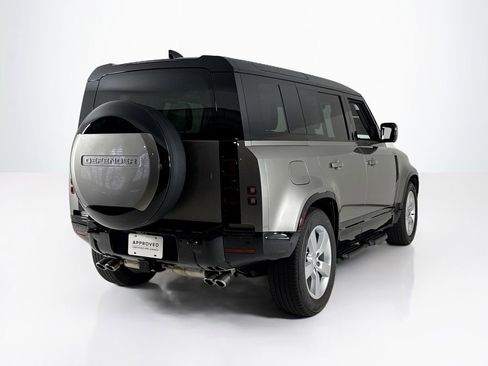 Used 2025 Land Rover Defender 110 X-Dynamic SE AWD/4WD image 5
