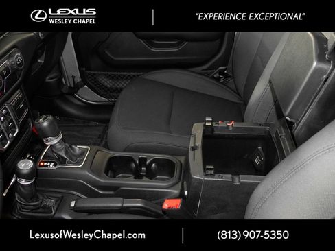 Used 2018 Jeep Wrangler Unlimited Sport S image 29