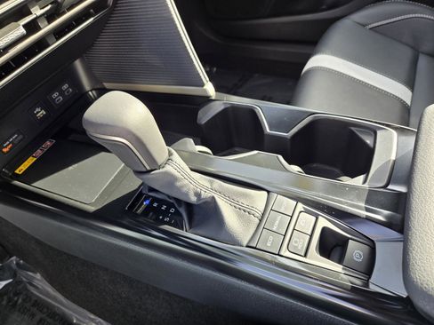 Used 2025 Toyota Camry SE image 20