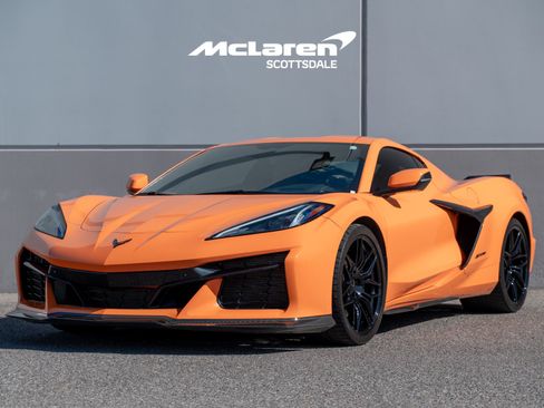 Used 2023 Chevrolet Corvette Z06 RWD image 3