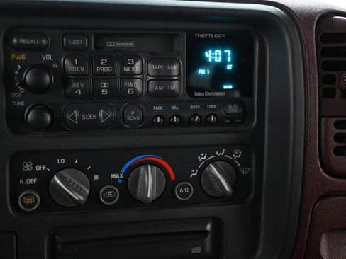 Used 1995 Chevrolet Tahoe 4WD image 23