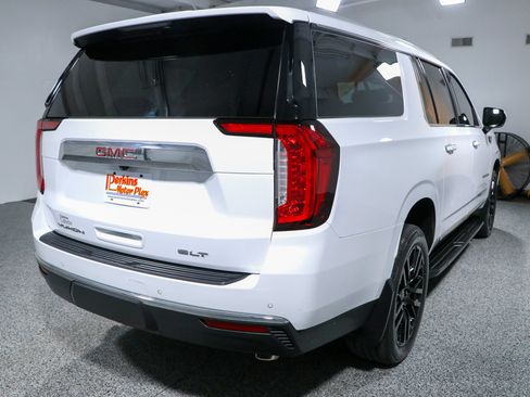 Used 2023 GMC Yukon XL SLT AWD/4WD image 7