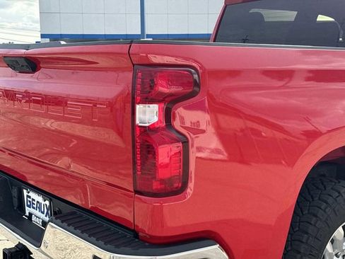 Used 2023 Chevrolet Silverado 1500 W/T w/ WT Value Package AWD/4WD image 12
