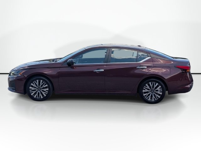 Used 2024 Nissan Altima 2.5 SV FWD image 10