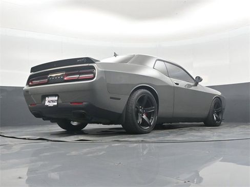 Used 2018 Dodge Challenger SRT Hellcat image 40