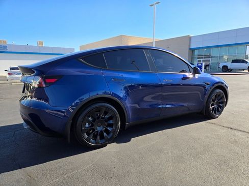 Used 2024 Tesla Model Y 2WD image 6