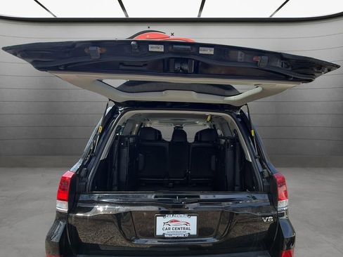 Used 2016 Toyota Land Cruiser w/ Four Season Floor Mat Package image 30