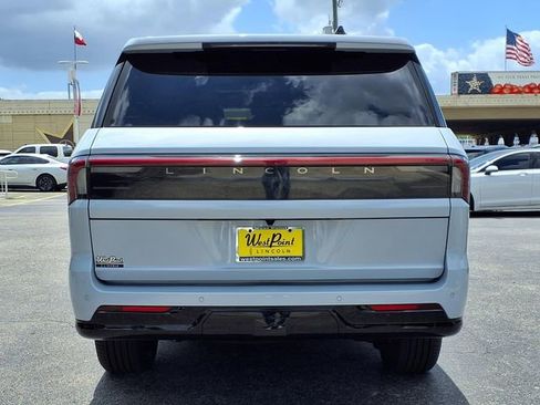 New 2026 Lincoln Navigator L Black Label AWD/4WD image 5