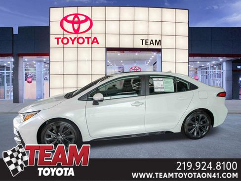 Used 2024 Toyota Corolla SE w/ SE Premium Package FWD image 1