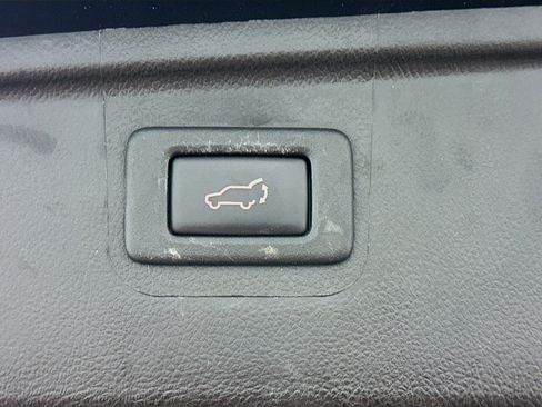 Used 2018 Subaru Outback 3.6R Limited image 32