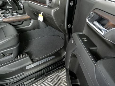 New 2026 GMC Sierra 1500 SLT w/ SLT Convenience Package image 25