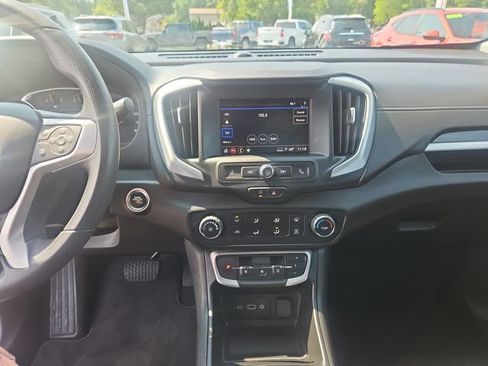 Used 2023 GMC Terrain SLE FWD image 17