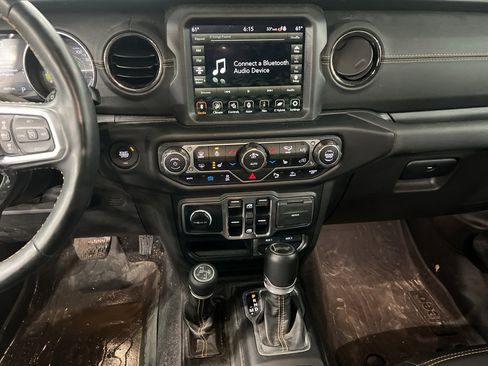 Used 2023 Jeep Wrangler Unlimited Sahara image 14