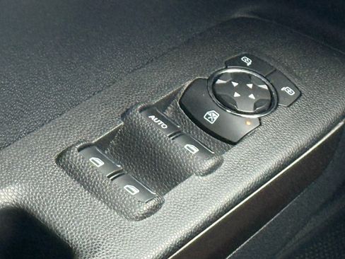 Used 2019 Ford EcoSport SE image 31