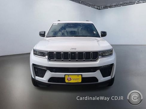 New 2026 Jeep Grand Cherokee Limited w/ Luxury Tech Group II AWD/4WD image 2