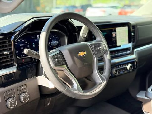 Used 2026 Chevrolet Silverado 1500 LT AWD/4WD image 6