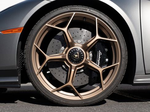 Used 2023 Lamborghini Huracan Tecnica image 21