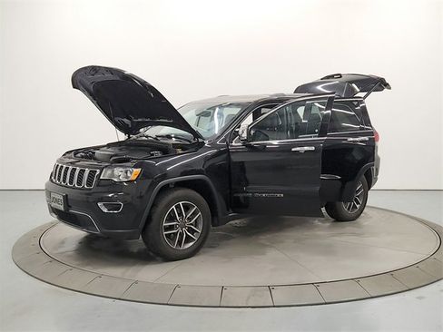 Used 2021 Jeep Grand Cherokee Limited image 11