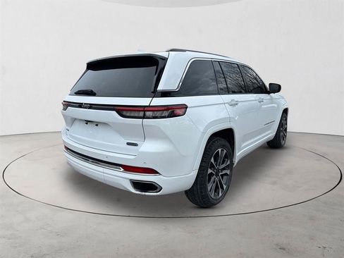 Used 2023 Jeep Grand Cherokee Overland image 5