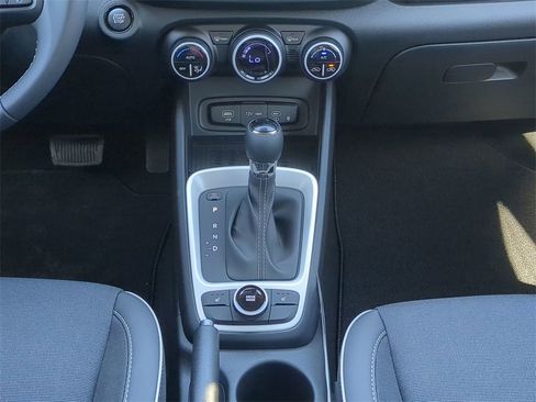 New 2025 Hyundai Venue Limited image 21