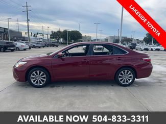 Used 2017 Toyota Camry XLE w/ Moonroof Package FWD video 2