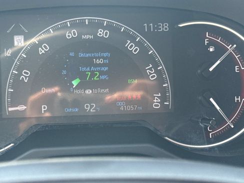 Used 2025 Toyota RAV4 XLE FWD image 19
