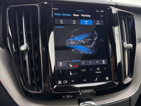 Used 2024 Volvo XC60 B5 Ultimate w/ Protection Package Premier image 22