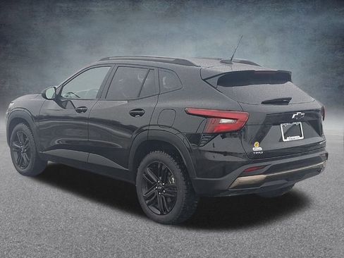 Used 2024 Chevrolet Trax ACTIV w/ Sunroof Package image 9