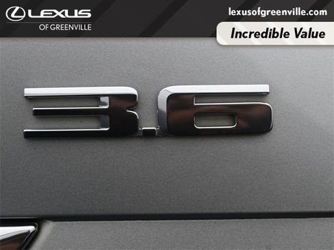 Used 2017 Cadillac XT5 Luxury w/ Driver Awareness Package image 11