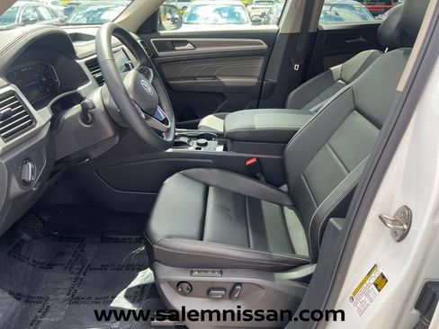 Used 2023 Volkswagen Atlas SEL AWD/4WD image 9
