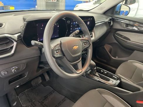 Used 2024 Chevrolet TrailBlazer LT AWD/4WD image 17