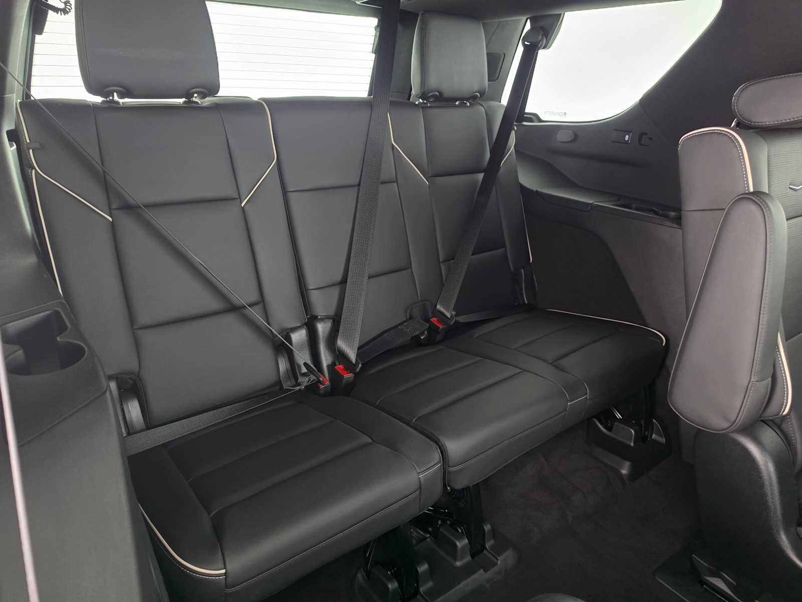Used 2023 Cadillac Escalade Premium Luxury AWD/4WD image 13
