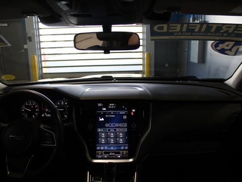 Used 2024 Subaru Outback Premium image 27