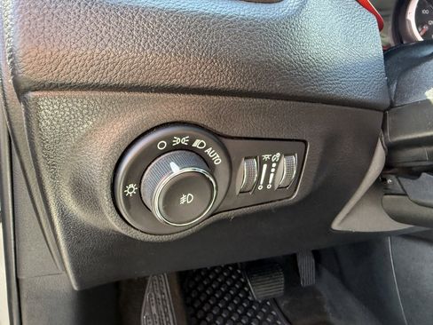 Used 2020 Jeep Compass Trailhawk w/ Cold Weather Group AWD/4WD image 19