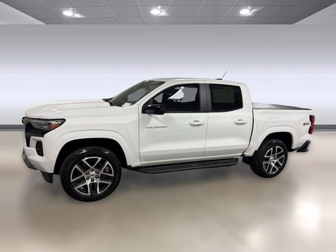 Used 2023 Chevrolet Colorado Z71 w/ Z71 Convenience Package 2 AWD/4WD image 2