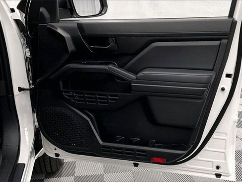 Used 2024 Toyota Tacoma SR image 17