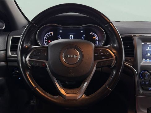 Used 2021 Jeep Grand Cherokee Laredo image 33