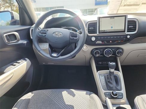 New 2025 Hyundai Venue Limited image 11