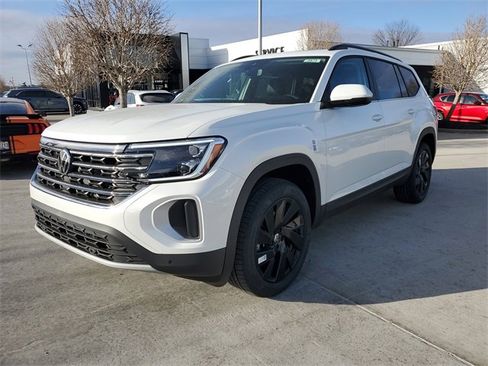 New 2026 Volkswagen Atlas SE image 2