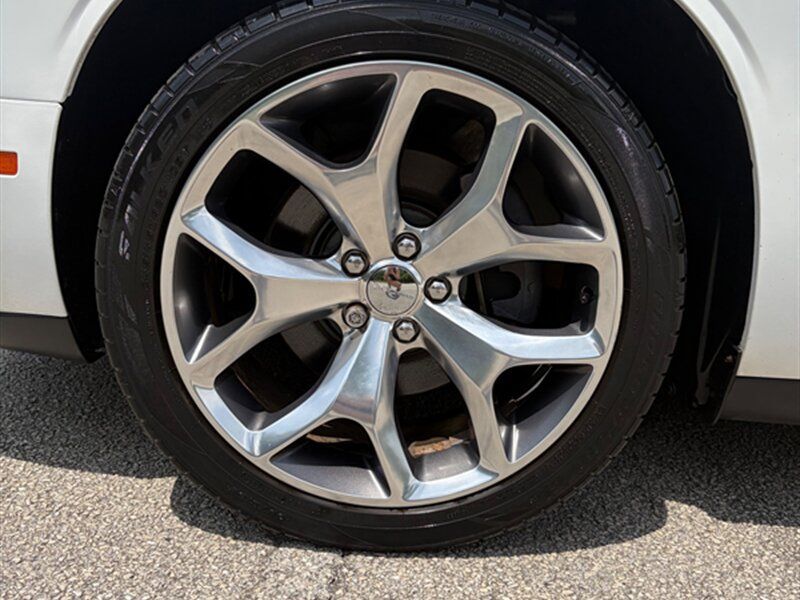Used 2015 Dodge Challenger SXT Plus RWD image 30