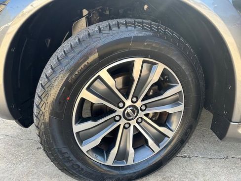 Used 2020 Nissan Armada SL w/ Premium Package image 32