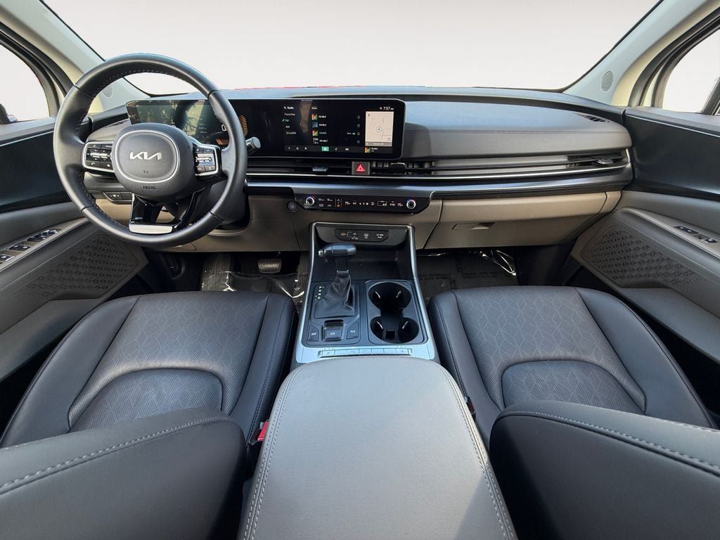 Used 2026 Kia Carnival FWD image 11